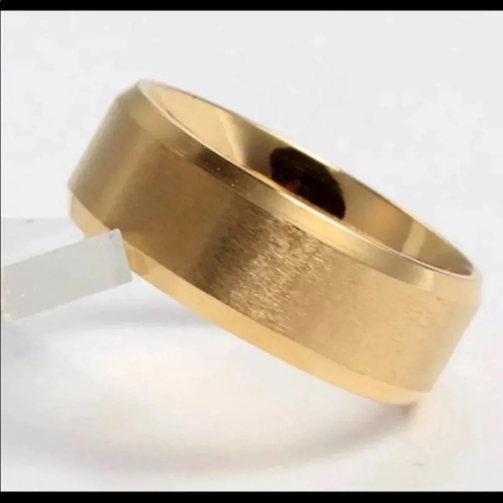 NEW Stainless Steel Gold Plated Wedding Ring 8mm Band Unisex Men Women